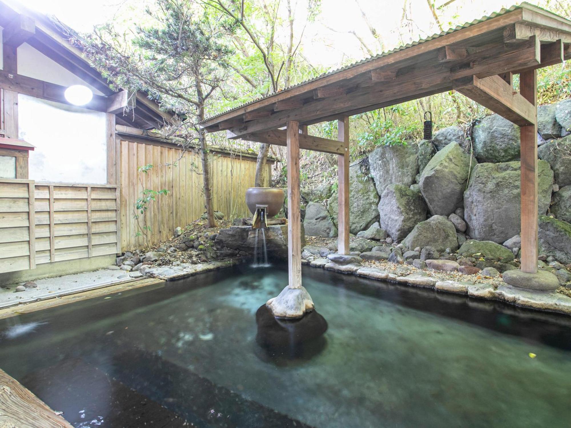 Yufuin Besso Shikisai Hotel Экстерьер фото