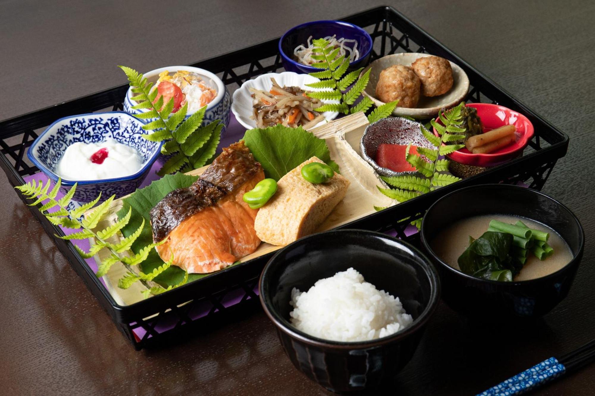 Yufuin Besso Shikisai Hotel Экстерьер фото