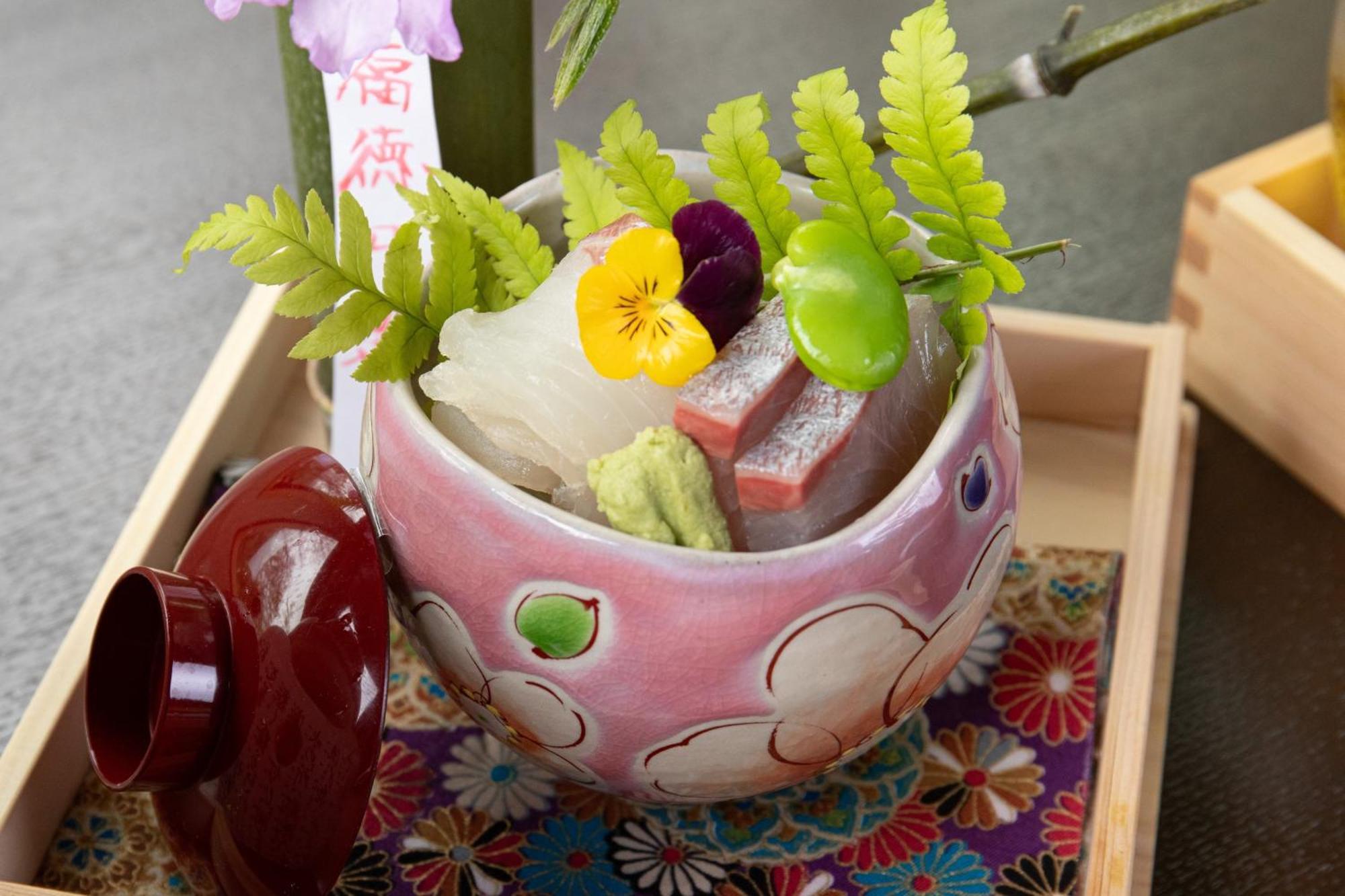 Yufuin Besso Shikisai Hotel Экстерьер фото