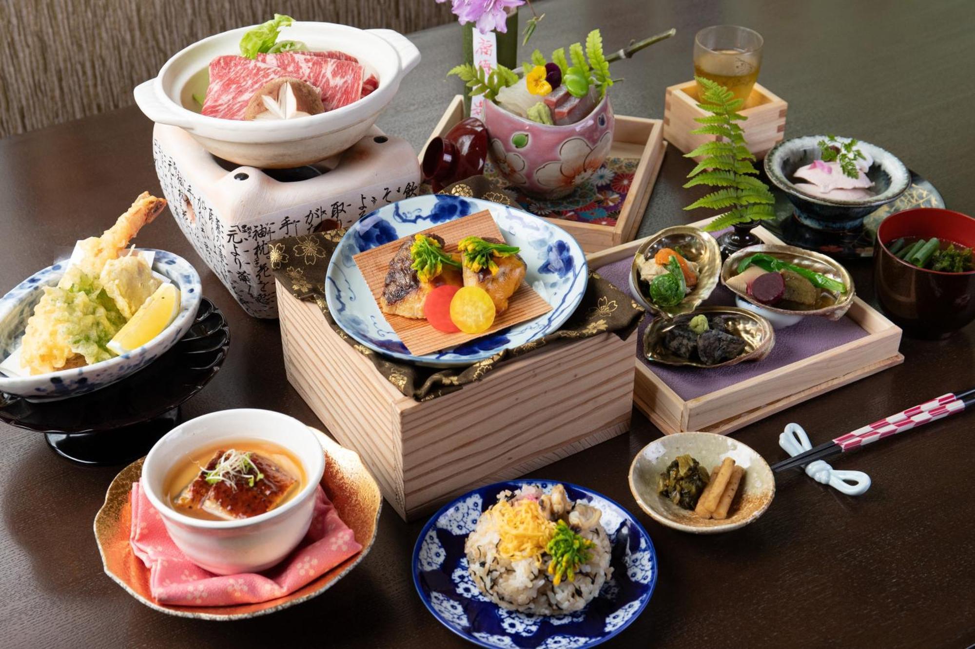 Yufuin Besso Shikisai Hotel Экстерьер фото